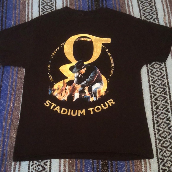 Garth Brooks Stadium Tour Concert Tee Shirt - Picture 1 of 11